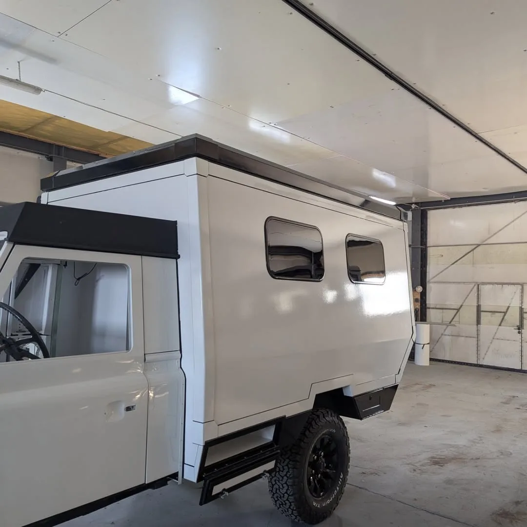 Land Rover Defender 127